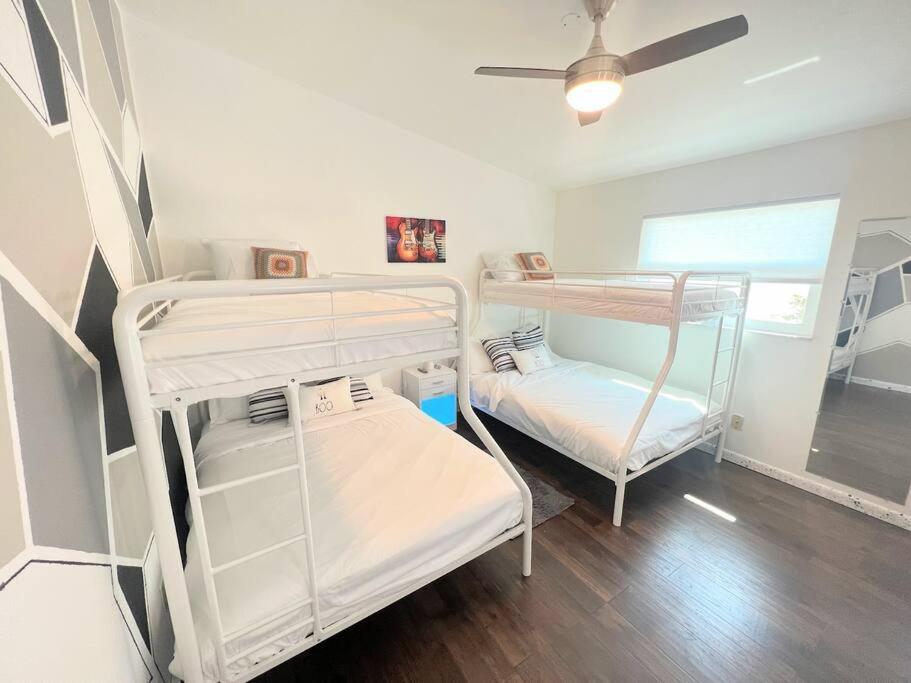Dream Vacation W Heated Pool Close To Beaches Clearwater St Pete Sleeps 14 Hébergement de vacances