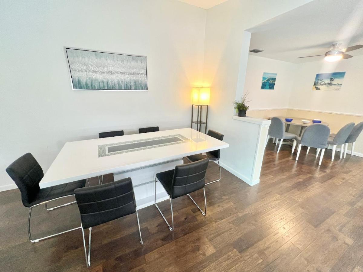 Dream Vacation W Heated Pool Close To Beaches Clearwater St Pete Sleeps 14 *