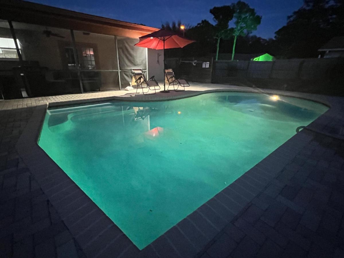 Dream Vacation W Heated Pool Close To Beaches Clearwater St Pete Sleeps 14 Hébergement de vacances *